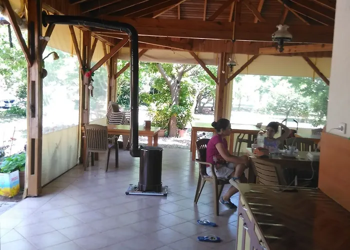 Gerendaház Armina Çıralı